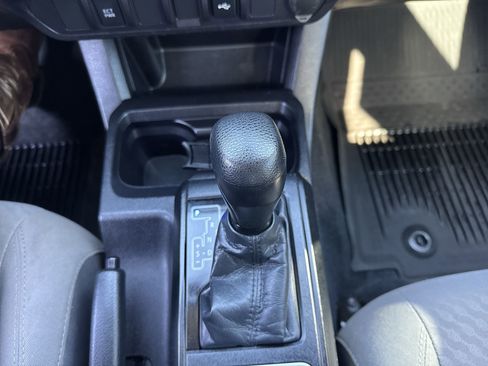 Used 2020 Toyota Tacoma SR w/ SR Convenience Package image 19