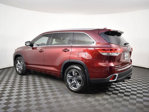 Used 2017 Toyota Highlander Limited image 12