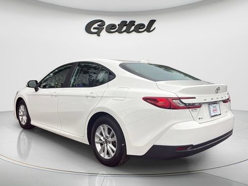 Used 2025 Toyota Camry LE FWD image 7