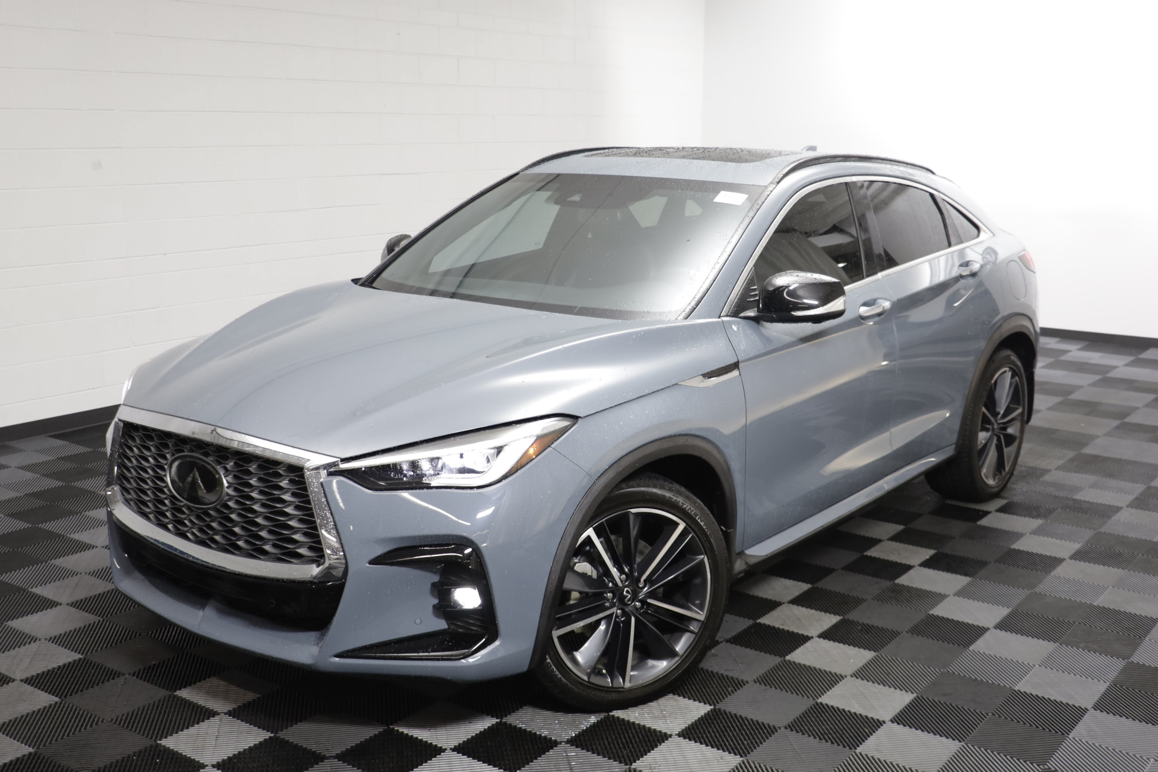 Used 2023 INFINITI QX55 Essential w/ Cargo Package AWD/4WD image 2