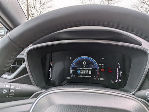 Certified 2025 Toyota Corolla XSE image 16