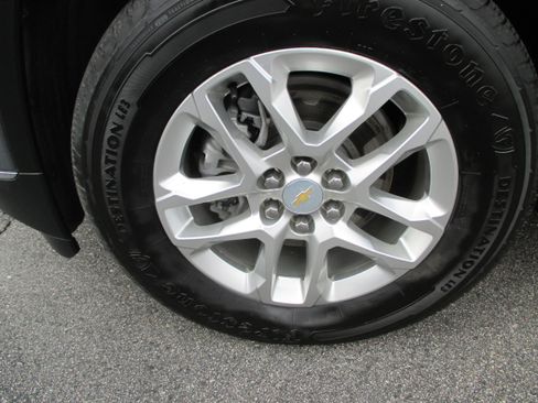 Used 2021 Chevrolet Traverse LT image 9