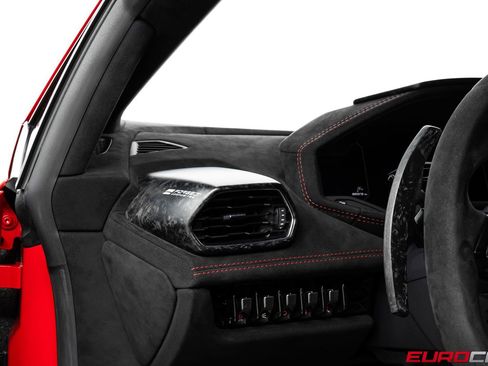 Used 2018 Lamborghini Huracan Performante image 31