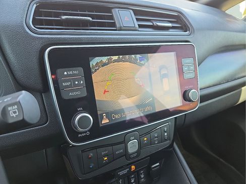 Used 2022 Nissan Leaf SV Plus image 17