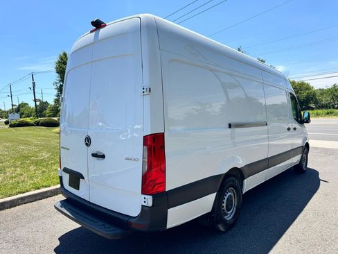 Used 2022 Mercedes-Benz Sprinter 2500 image 5