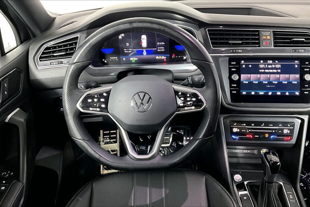 Used 2023 Volkswagen Tiguan SE R-Line FWD image 5