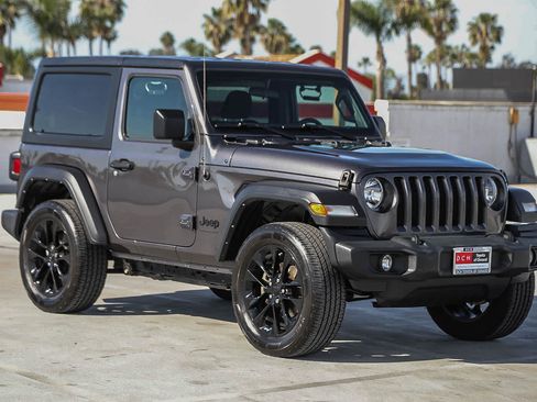 Used 2022 Jeep Wrangler Sport image 4