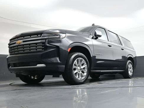 Used 2023 Chevrolet Suburban Premier image 36