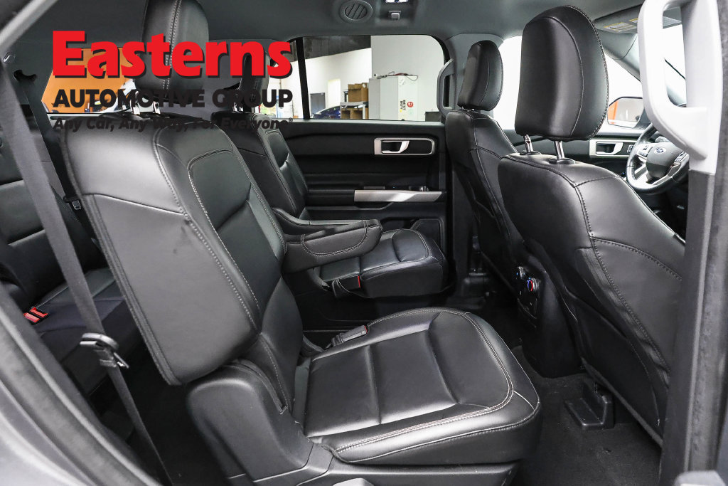 Used 2022 Ford Explorer XLT w/ Equipment Group 202A AWD/4WD image 24