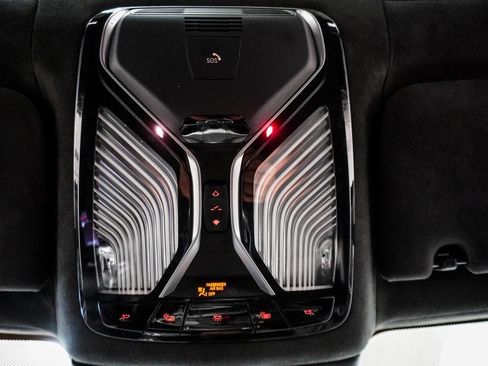 Used 2016 BMW 750i xDrive image 34