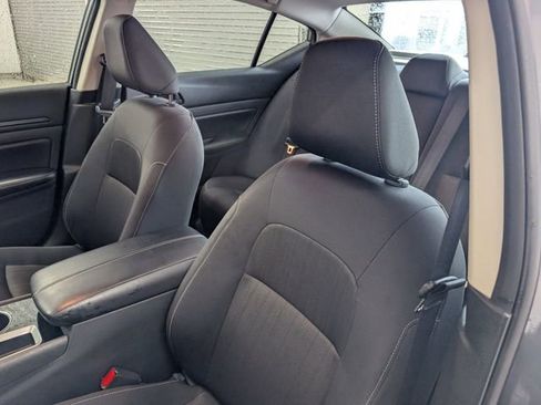 Used 2024 Nissan Altima 2.5 SV FWD image 10
