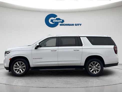 Used 2023 Chevrolet Suburban Premier AWD/4WD image 2