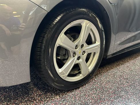Used 2018 Chevrolet Volt LT FWD image 23