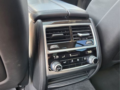 Used 2022 BMW 750i xDrive AWD/4WD image 14