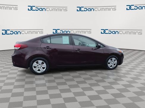 Used 2018 Kia Forte LX w/ LX Rear Camera Package FWD image 9