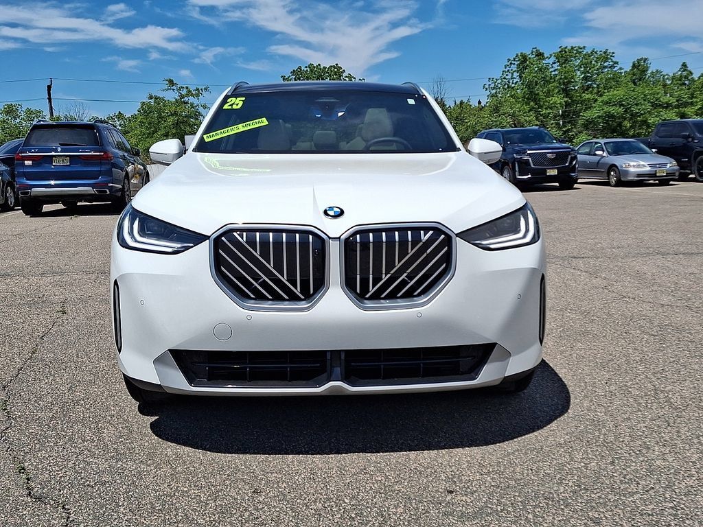 Used 2025 BMW X3 xDrive30i w/ Premium Package AWD/4WD image 5