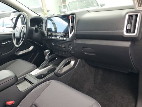 New 2025 Nissan Frontier SV image 11