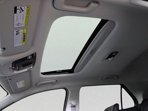 New 2025 Kia Niro Wave image 47