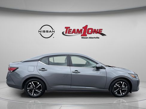 Used 2024 Nissan Sentra SV FWD image 9