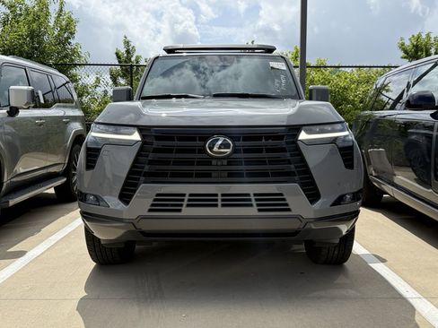 Used 2024 Lexus GX 550 w/ Accessory Package (31) AWD/4WD image 2