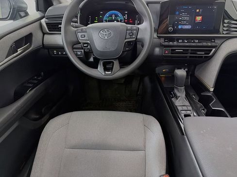 Used 2025 Toyota Camry LE image 24