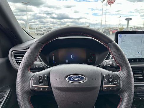Used 2024 Ford Escape ST-Line w/ Tech Pack #1 AWD/4WD image 18