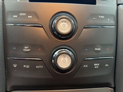 Used 2017 Ford Taurus SEL w/ Equipment Group 201A image 24