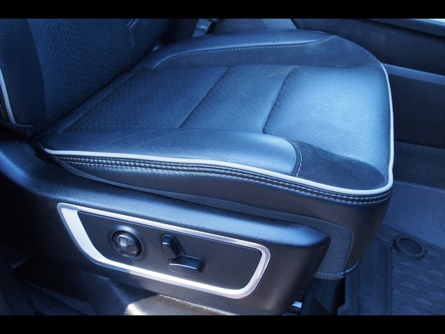 Used 2020 RAM 1500 Laramie w/ Sport Appearance Package AWD/4WD image 10