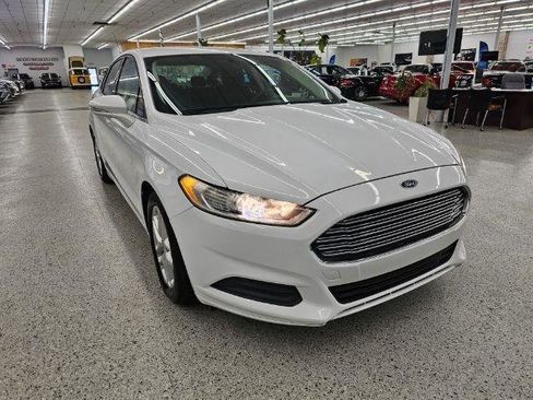 Used 2014 Ford Fusion SE image 3