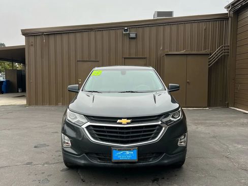 Used 2019 Chevrolet Equinox LS w/ LS Convenience Package image 2