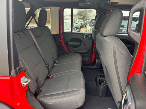 Used 2025 Jeep Wrangler Sport S image 24