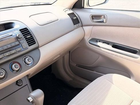 Used 2005 Toyota Camry image 11