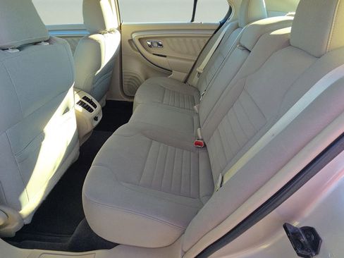 Used 2018 Ford Taurus SE image 18