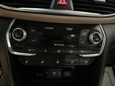 Used 2020 Hyundai Santa Fe Limited FWD image 19