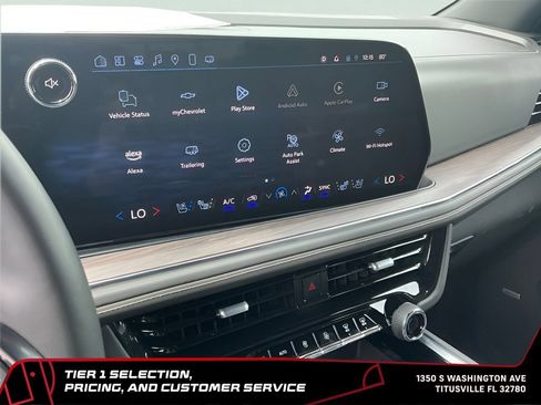 Used 2025 Chevrolet Suburban Premier RWD image 38
