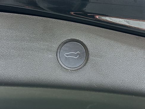 Used 2021 Tesla Model 3 Performance image 28