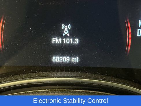 Used 2019 Dodge Durango SXT AWD/4WD image 3