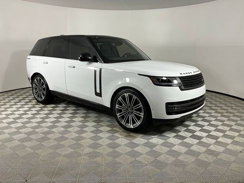 Used 2025 Land Rover Range Rover SE image 6