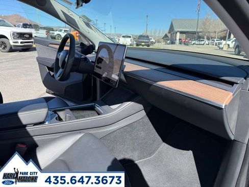 Used 2024 Tesla Model Y Long Range image 35