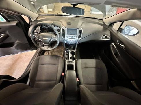 Used 2017 Chevrolet Cruze LT w/ Convenience Package FWD image 32
