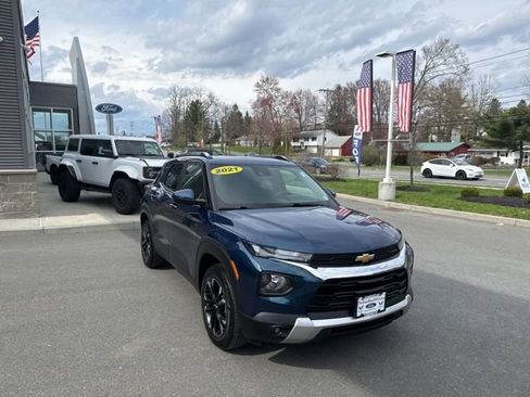 Used 2021 Chevrolet TrailBlazer LT w/ Convenience Package image 4