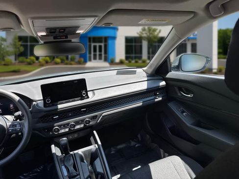 Used 2024 Honda Accord EX image 33