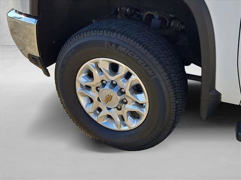 Used 2024 Chevrolet Silverado 2500 LTZ AWD/4WD image 24