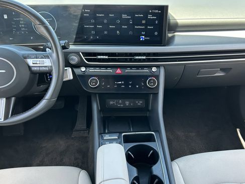 Used 2024 Hyundai Sonata SEL w/ Convenience Package FWD image 17