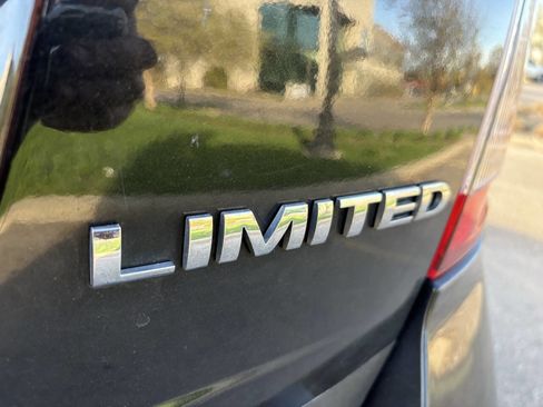 Used 2011 Ford Edge Limited w/ Canadian Touring Pkg FWD image 9