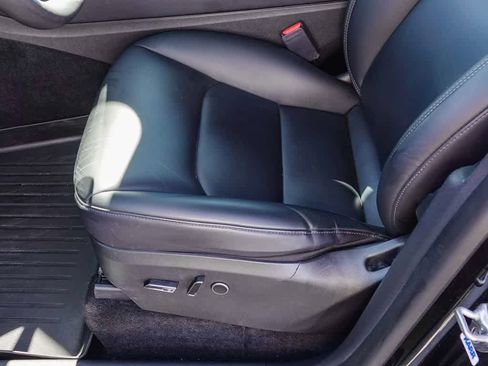 Used 2022 Tesla Model Y Long Range image 19