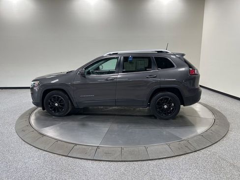 Used 2019 Jeep Cherokee Latitude Plus image 9