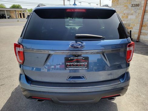 Used 2019 Ford Explorer XLT w/ Equipment Group 202A image 5