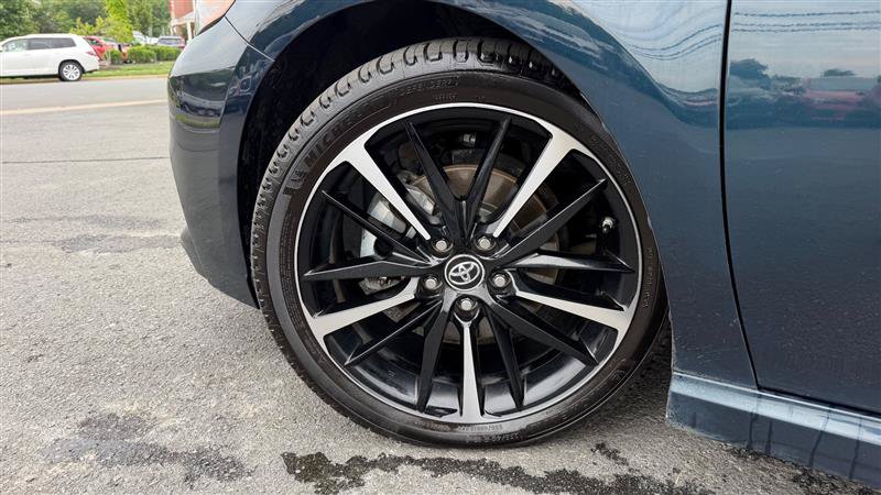 Used 2019 Toyota Camry XSE FWD image 15