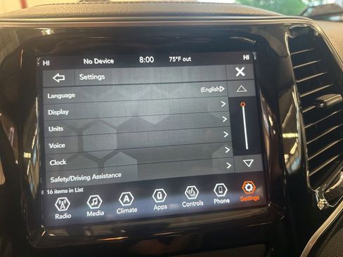 Used 2019 Jeep Cherokee Limited AWD/4WD image 19